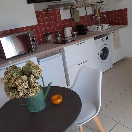 Le Petit Atelier بيت للعطل بورم لي ميموزا